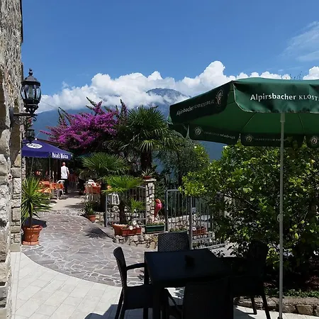 Augusta Garni 2*