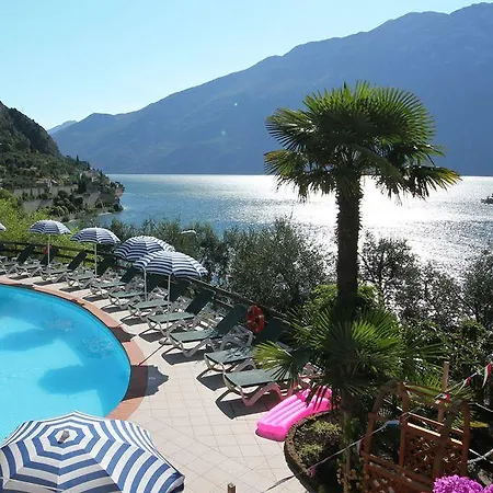 Hotel Augusta Garni 2*