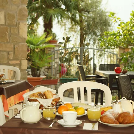 Augusta Garni Hotel