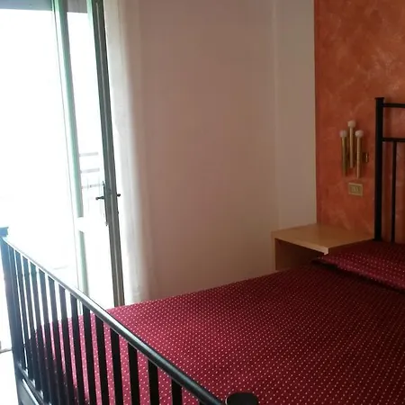 Augusta Garni 리몬네술가르다