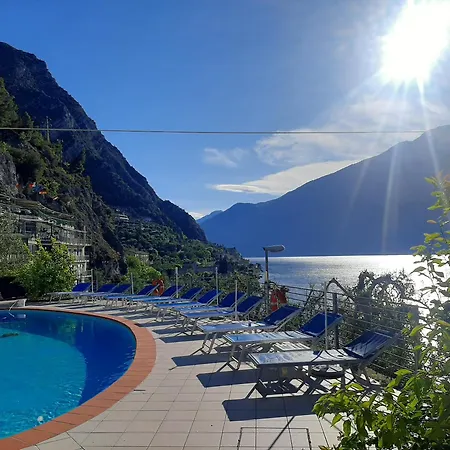 호텔 Augusta Garni 2*