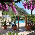Augusta Garni Hotel