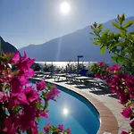 Augusta Garni Hotel