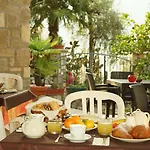 Augusta Garni Hotel