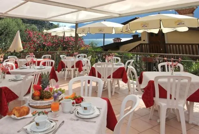 Hotel Augusta Garni 2*