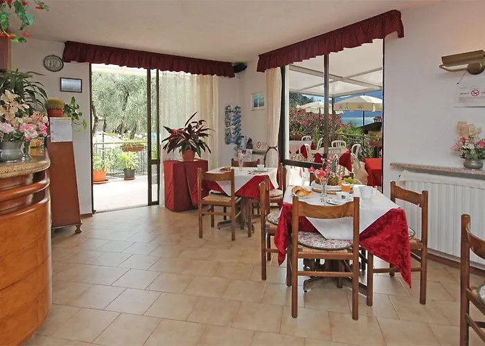 Augusta Garni Hotel 2*