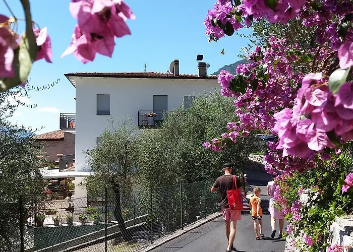Augusta Garni Hotel 2*