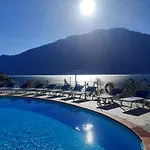 Augusta Garni Hotel 2*