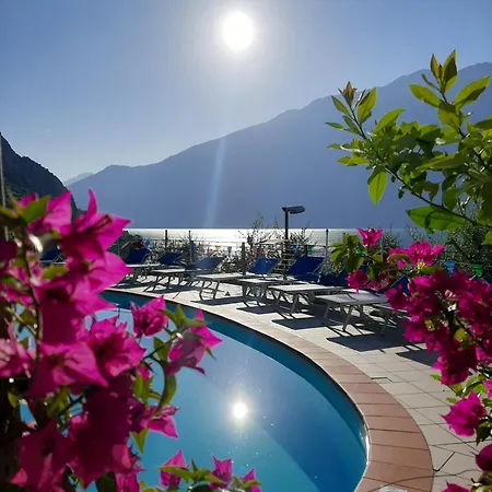 Augusta Garni Отель